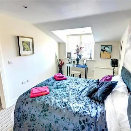 Luxury 2 Bed Close To Beach-with Parking! Lejlighed *